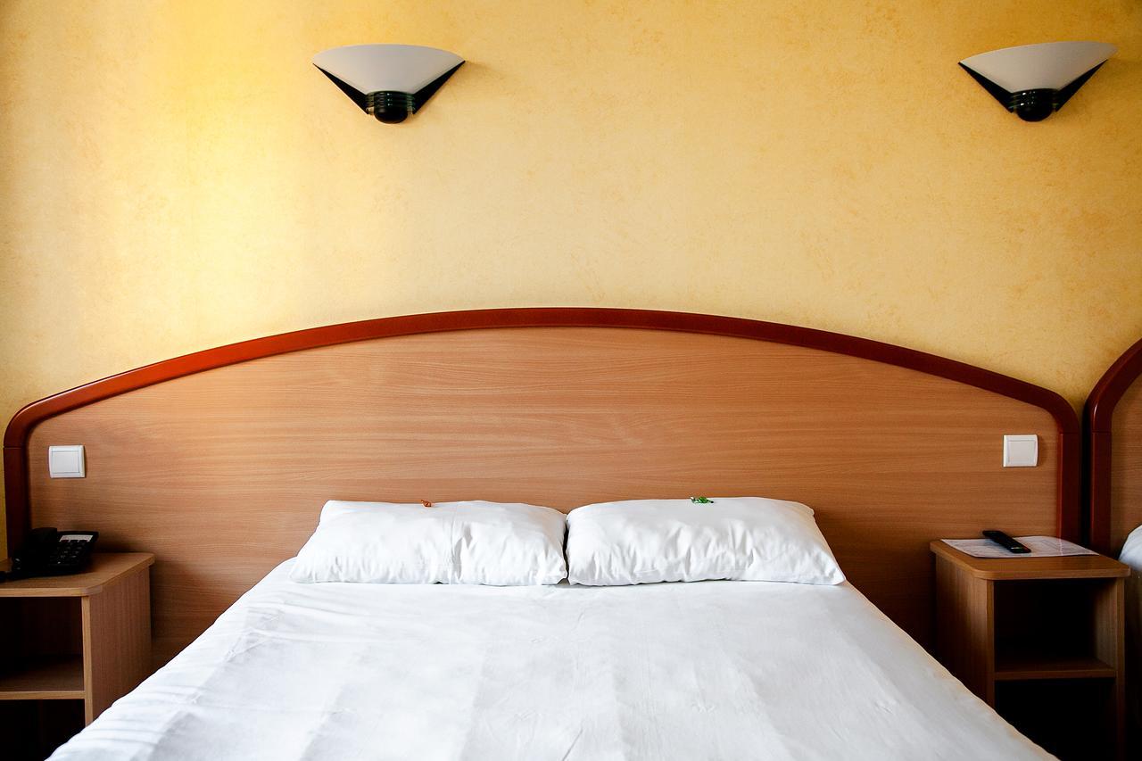 Logis Hotel Du Commerce โวลมิค ภายนอก รูปภาพ